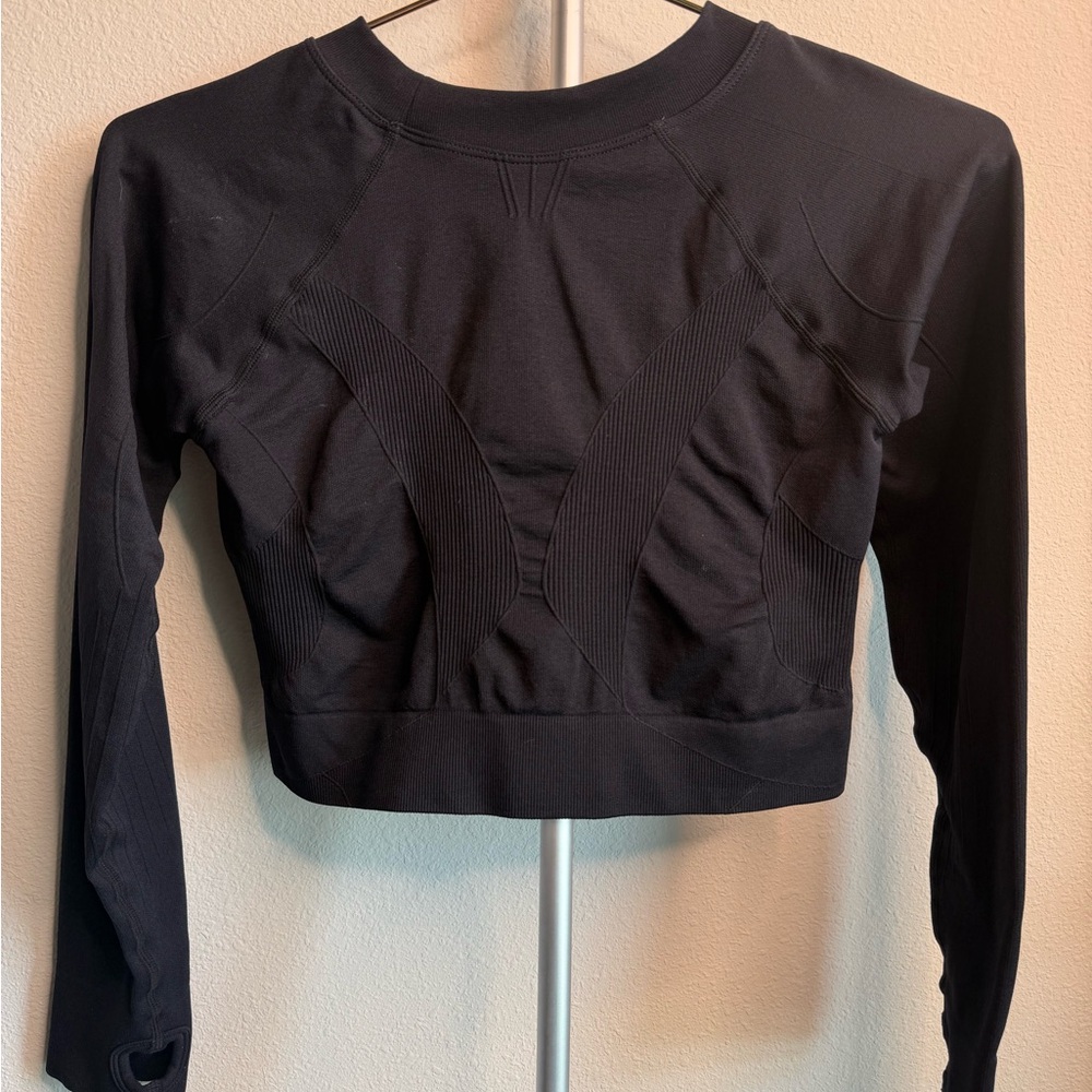 Athletic Black Long Sleeve Women's Crop Top